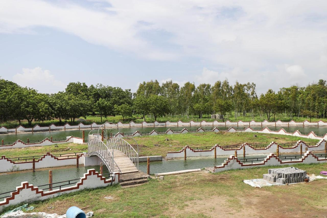 Capital O 49279 Chhab Chhaba Chhab Water Fun Park & Resort Damka Exterior foto