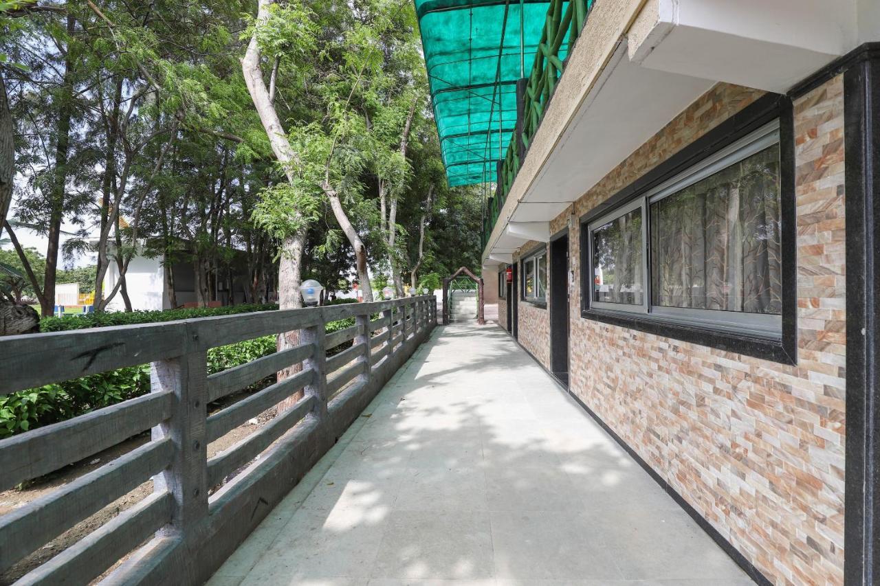 Capital O 49279 Chhab Chhaba Chhab Water Fun Park & Resort Damka Exterior foto